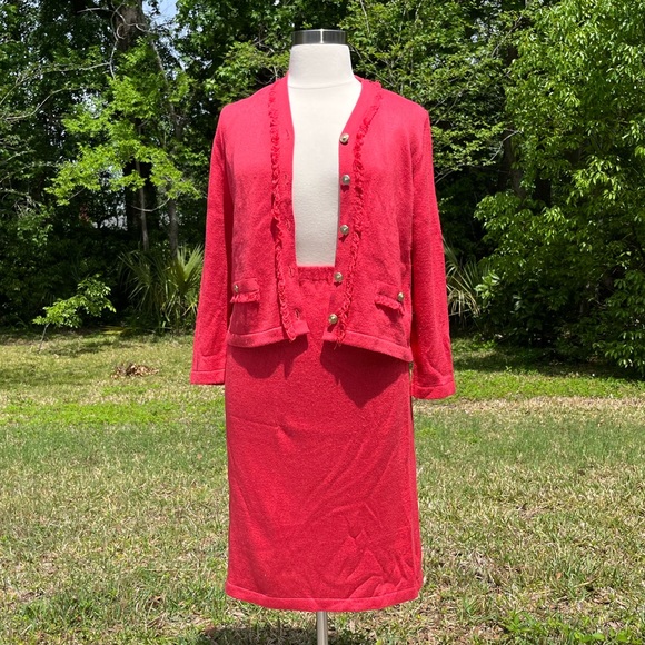 2/$40 Vintage Knit Set - Picture 1 of 9